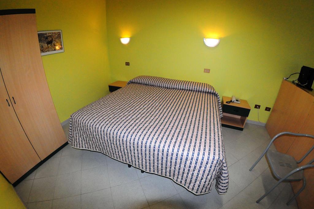 Residence Eden Park Aosta Zimmer foto